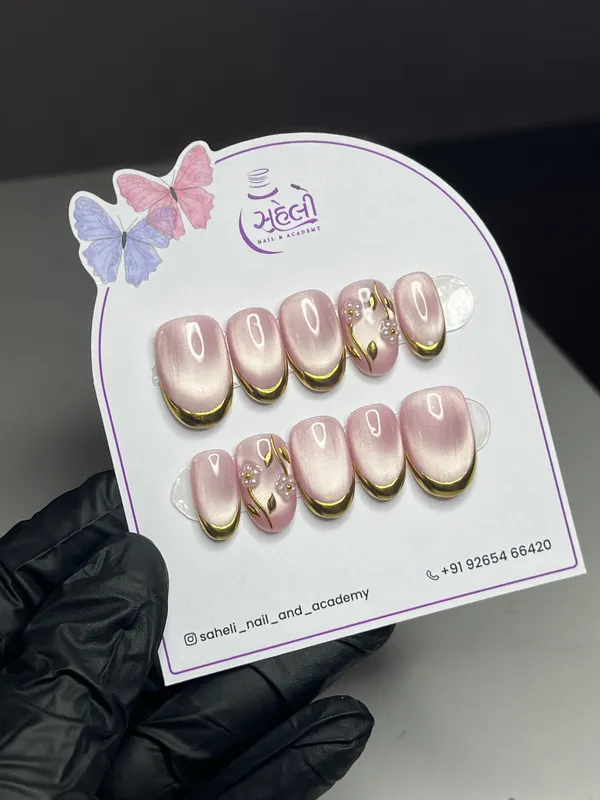 Saheli_Pink_Chrome_Gold_Accent_Press-On_Nail_Set