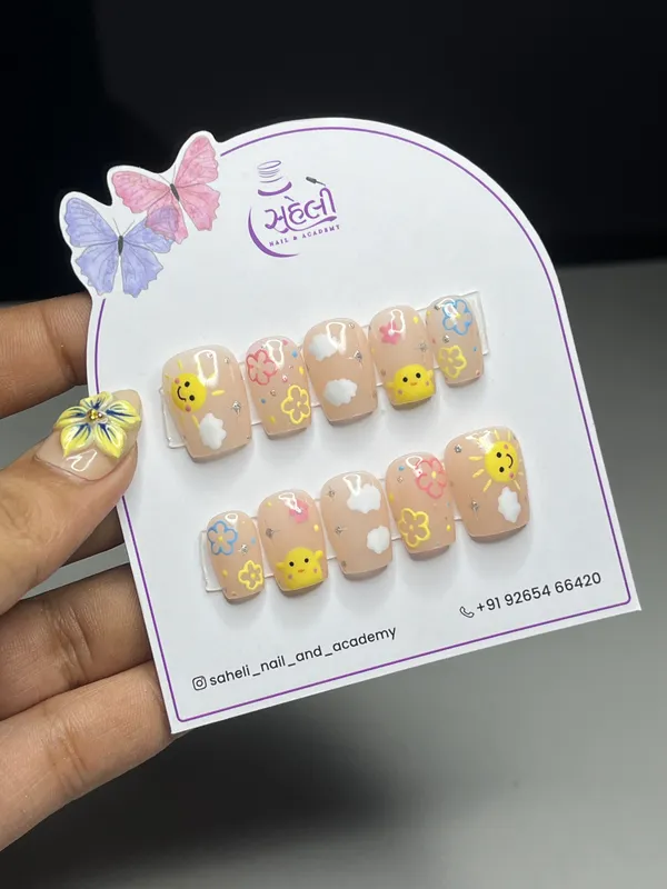 Saheli_Beige_Floral_Smiley_Cloud_Press-On_Nails