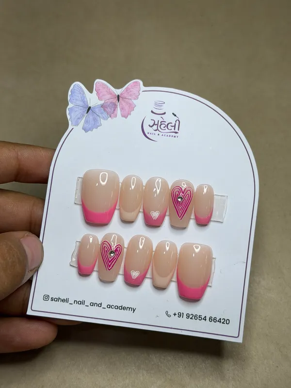 Saheli_Nude_Pink_Heart_French_Tip_Press-On_Nail_Set