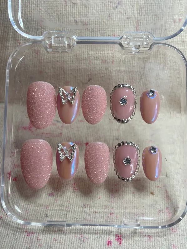 Saheli_Pink_Glitter_Butterfly_Rhinestone_Press-On_Nails