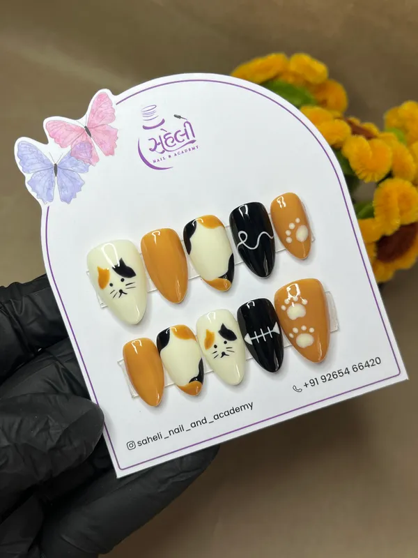 Saheli_Cat_Print_Paw_Butterfly_Press-On_Nail_Set