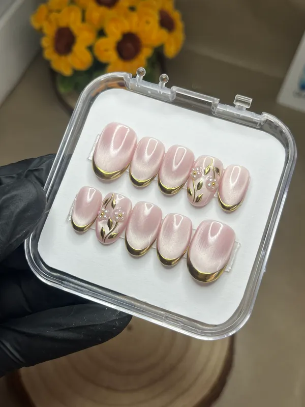 Pink_Gold_Leaf_Floral_Accent_Press-On_Artificial_Nail_Set