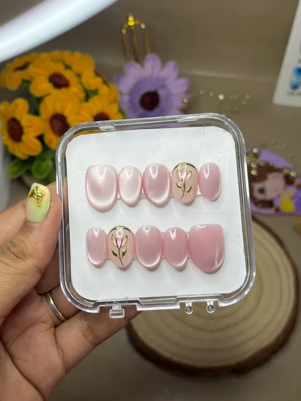 Pink_Glossy_Gold_Floral_Accent_Press-On_Nail_Set