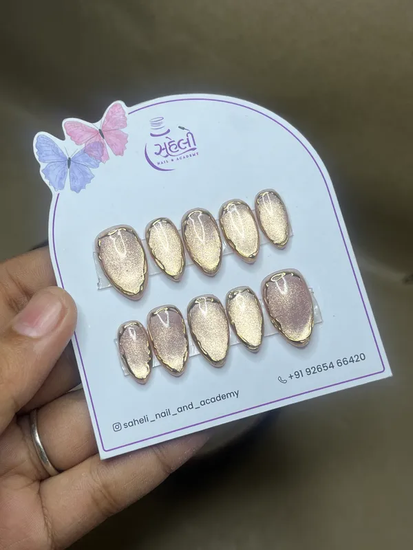 Saheli_Metallic_Gold_Silver_Mauve_Almond_Press-On_Nails