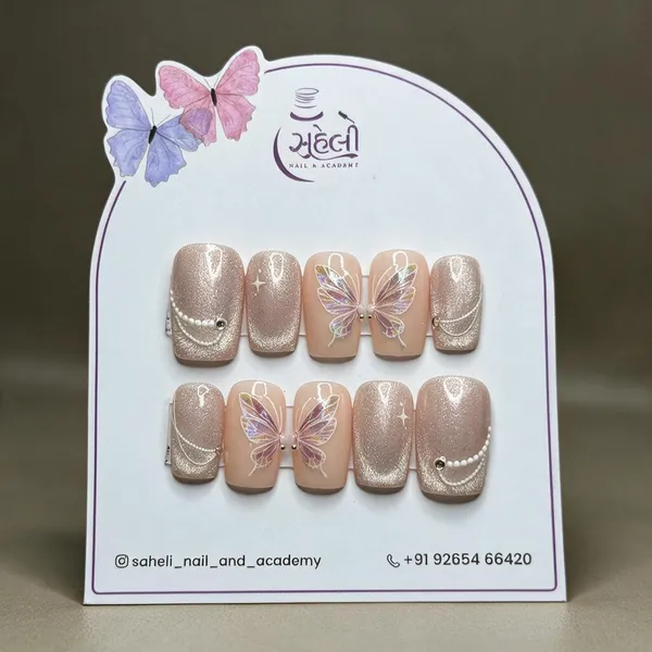 Saheli_Nude_Glitter_Butterfly_Press-On_Nail_Set