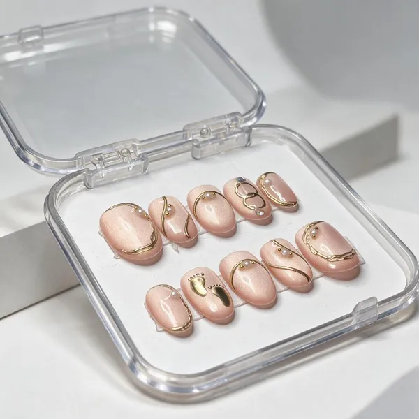 Saheli_Nude_Pink_Glossy_Gold_Detail_Press-On_Nail_Set