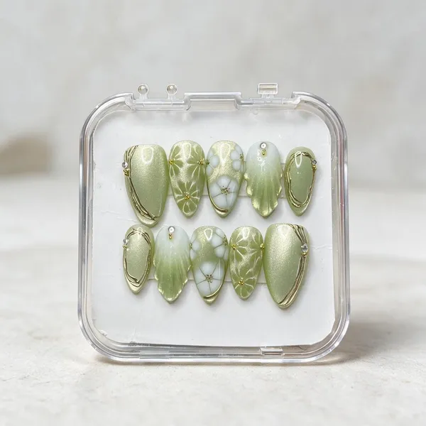 Green_Almond_Floral_Gold_Detail_Press-On_Nail_Set