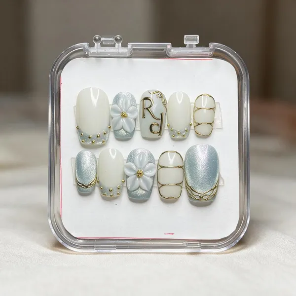 Saheli_White_Floral_Bead_Embellished_Press-On_Nail_Set