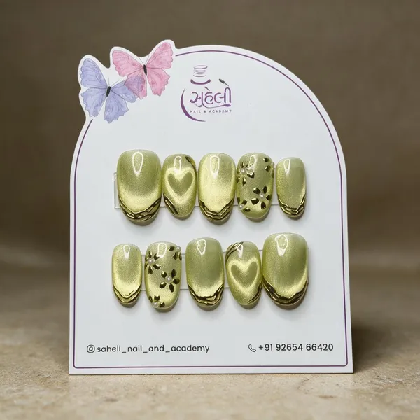 Saheli_Green_Gold_Chrome_Floral_Heart_Press-On_Nails