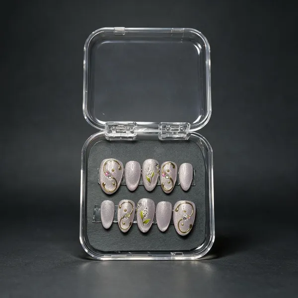 Saheli_Pearl_White_Gold_Swirl_Embellished_Press-On_Nail_Set_Of_10