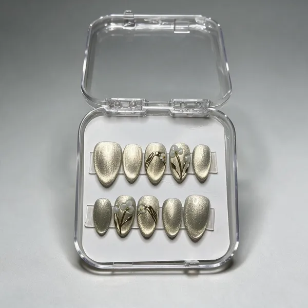 Silver_Metallic_Floral_Embellished_Press-On_Nails_Set