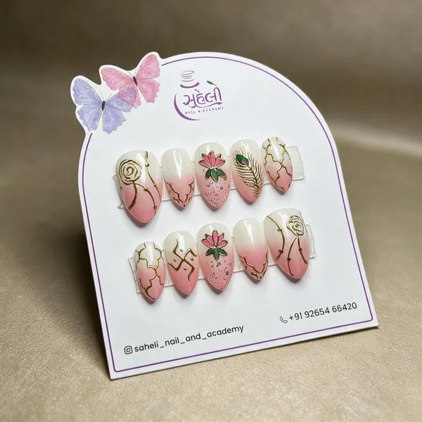 Pink_Ombre_Floral_Gold_Line_Art_Press-On_Nail_Set