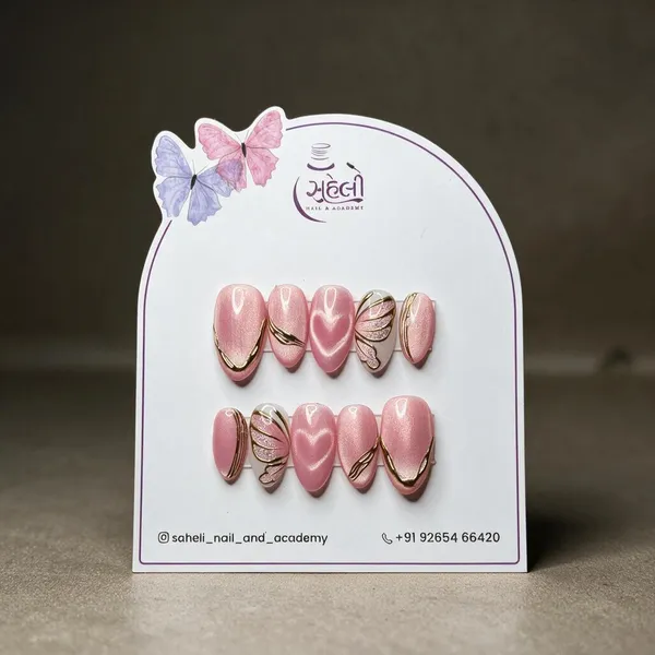 Saheli_Pink_Heart_Gold_Leaf_Embellished_Press-On_Nails