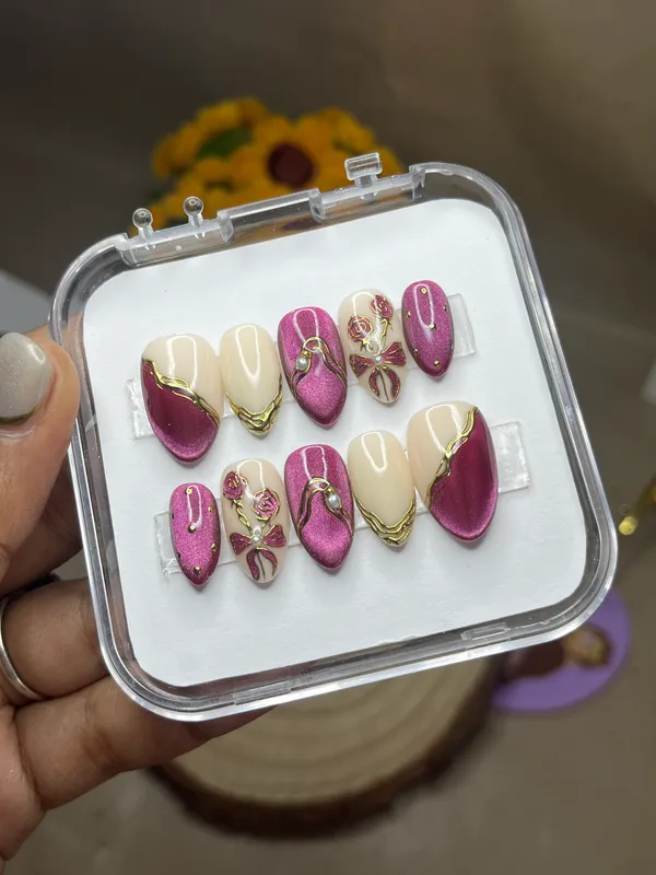 Pink_Cream_Gold_Floral_Embellished_Press-On_Nail_Set