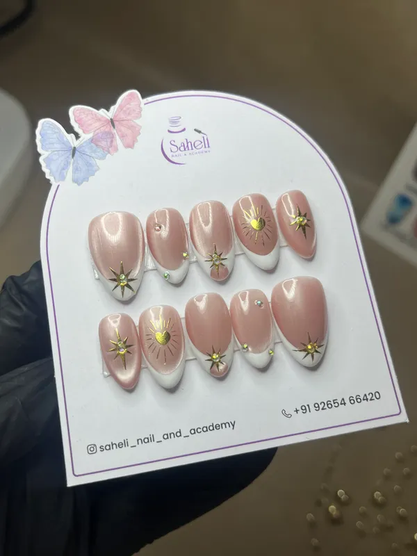Saheli_Pink_Rhinestone_Starburst_Embellished_Press-On_Nail_Set