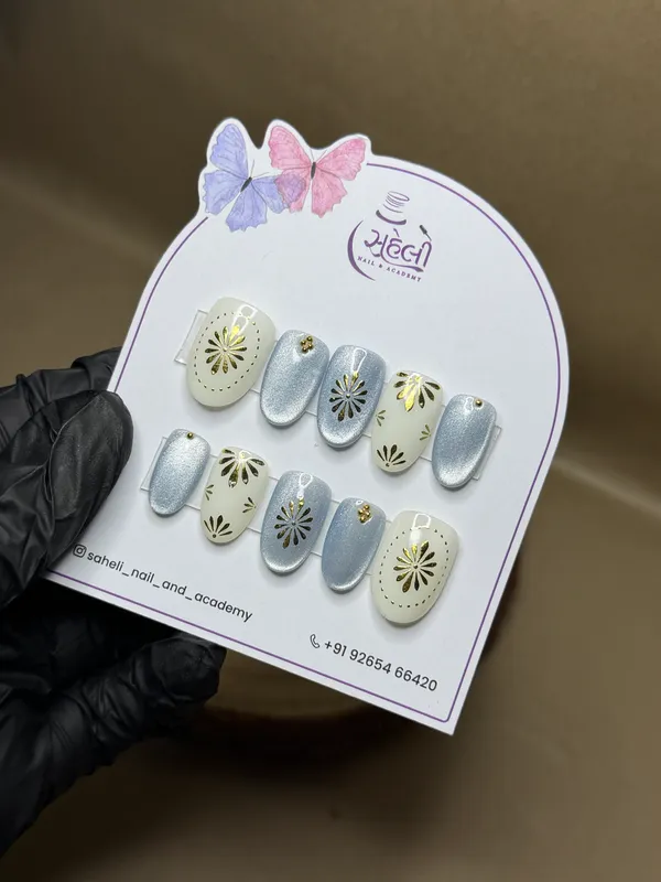 Saheli_Silver_Ivory_Floral_Embellished_Press-On_Nail_Set