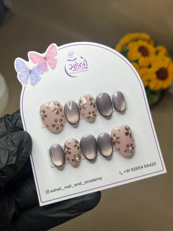 Nude_Grey_Floral_Stone_Embellished_Press-On_Nail_Set