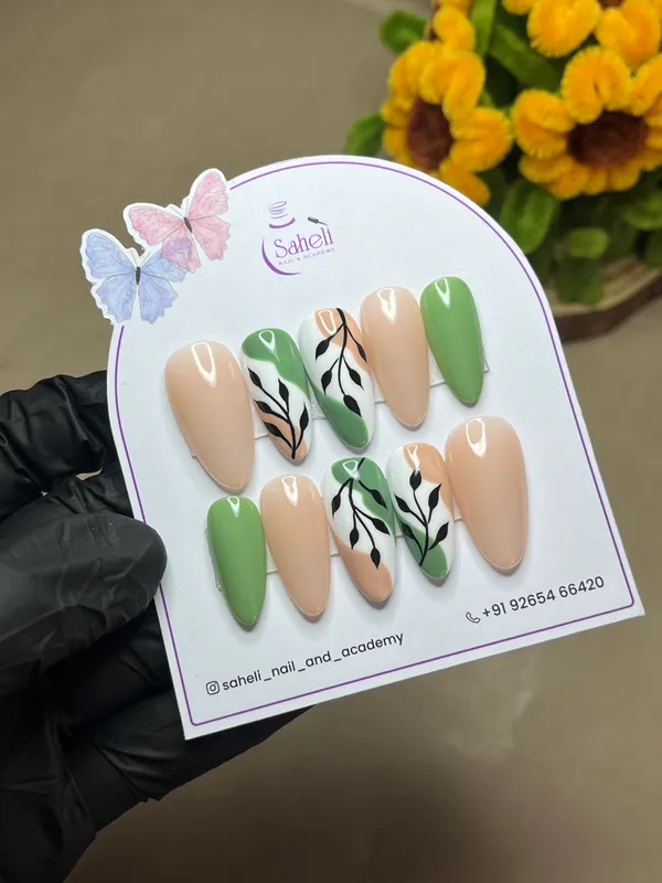 Saheli_Green_Nude_Almond_Botanical_Floral_Press-On_Nail_Tips