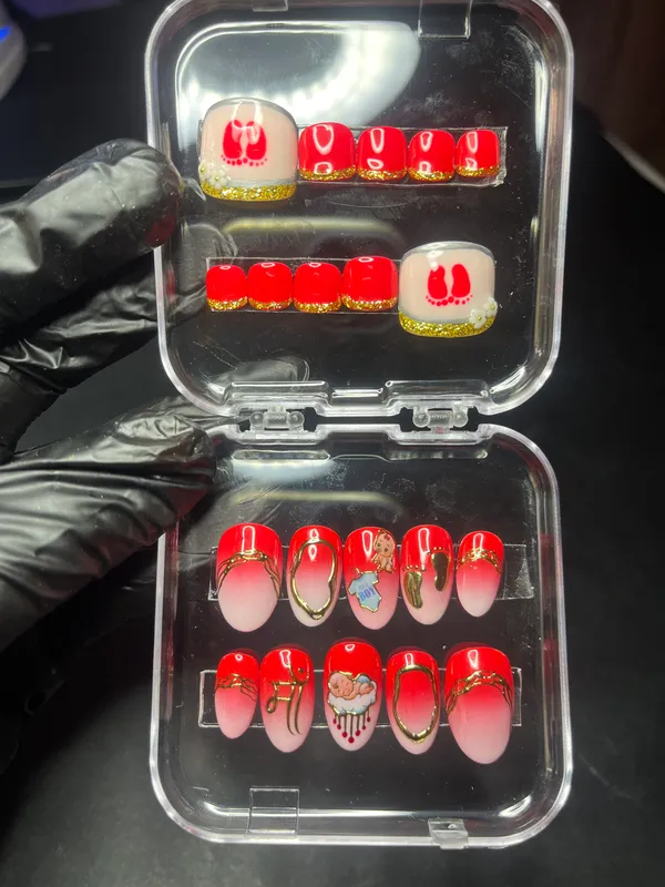 Saheli_Red_Pink_Ombre_Glitter_Floral_Press-On_Nail_Set