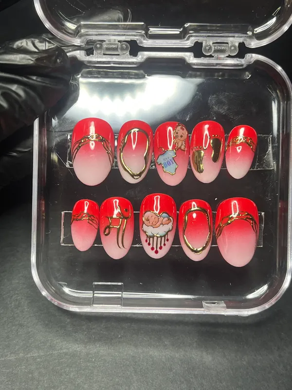 Saheli_Red_Pink_Ombre_Gold_Accent_Press-On_Nail_Set