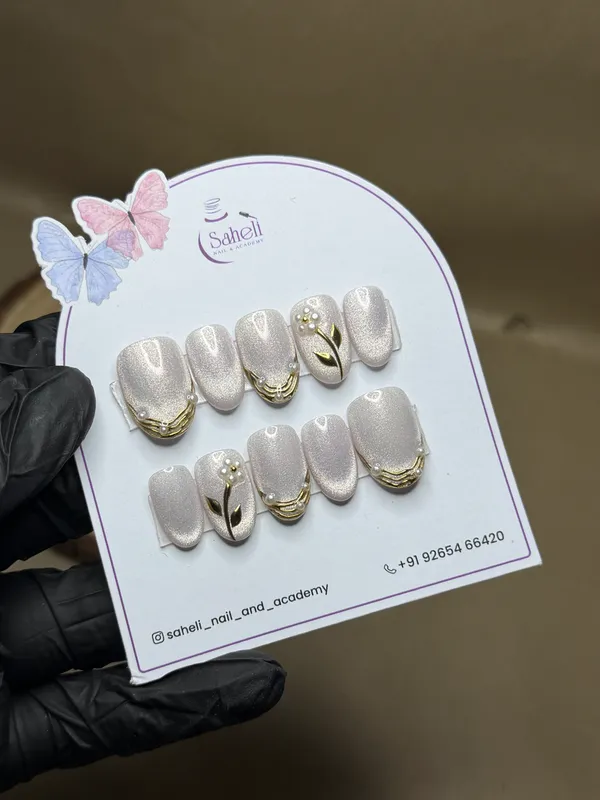 White_Glitter_Gold_Floral_Accent_Press-On_Nail_Extensions