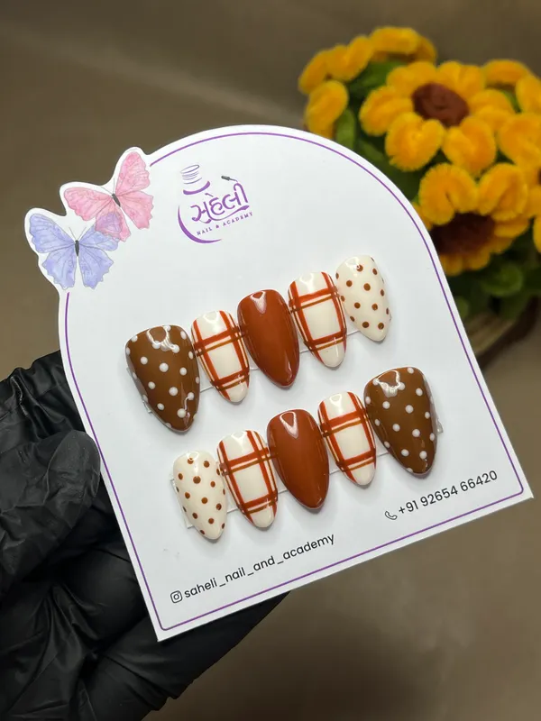 Saheli_Brown_Plaid_Polka_Dot_Printed_Press-On_Nail_Set