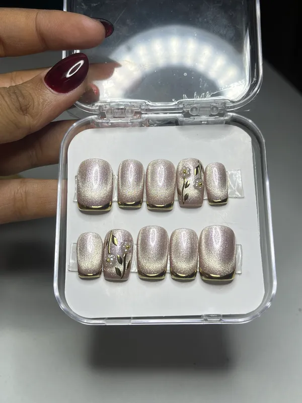 Silver_Glitter_Floral_Accent_Press-On_Nail_Set