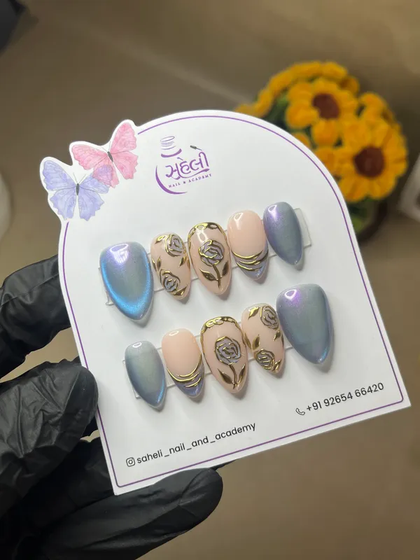 Saheli_Blue_Gold_Floral_Lavender_Press-On_Nail_Set