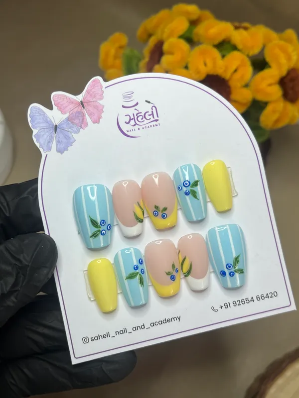 Blue_Yellow_Nude_Leaf_Floral_Press-On_Nail_Set