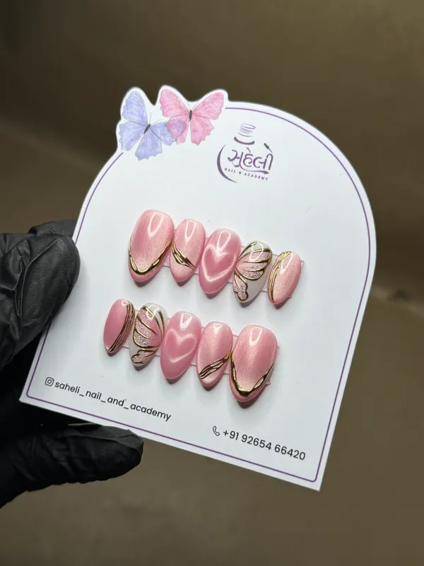 Saheli_Pink_Heart_Gold_Leaf_Embellished_Press-On_Nails