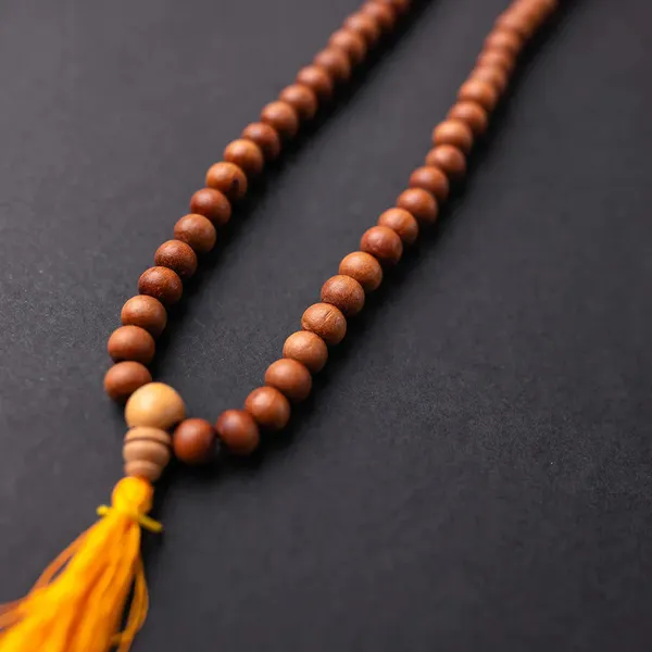 Brown_Sandalwood_108_Beads_Chandan_Mala_For_Unisex