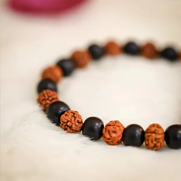 Brown_Black_Ebony_Wood_5_Mukhi_Rudraksha_Karungali_Bracelet