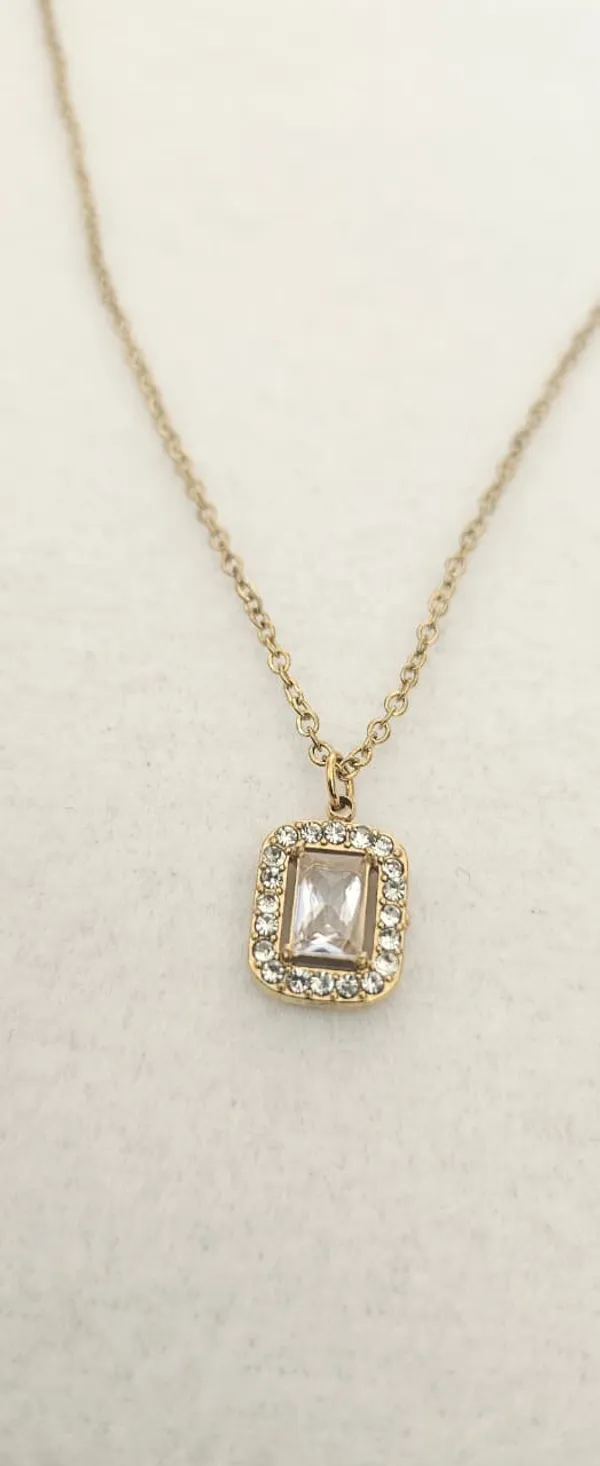 Gold_18K_Plated_Rectangular_Zircon_Frame_Pendant_Necklace_For_Women