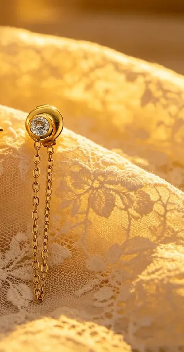 Drop_Earrings_With_A_Delicate_Gold_Cable_Chain_Loop_Dangles