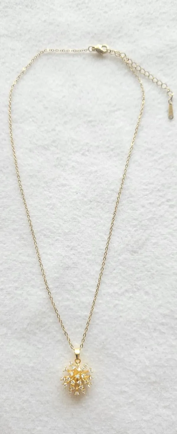 Gold_18K_Plated_Sunburst_Crystal_Pendant_Necklace_For_Women