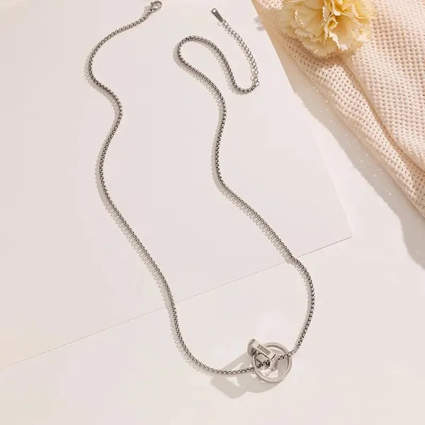 Double_Interlocking_Ring_Pendant_Necklace