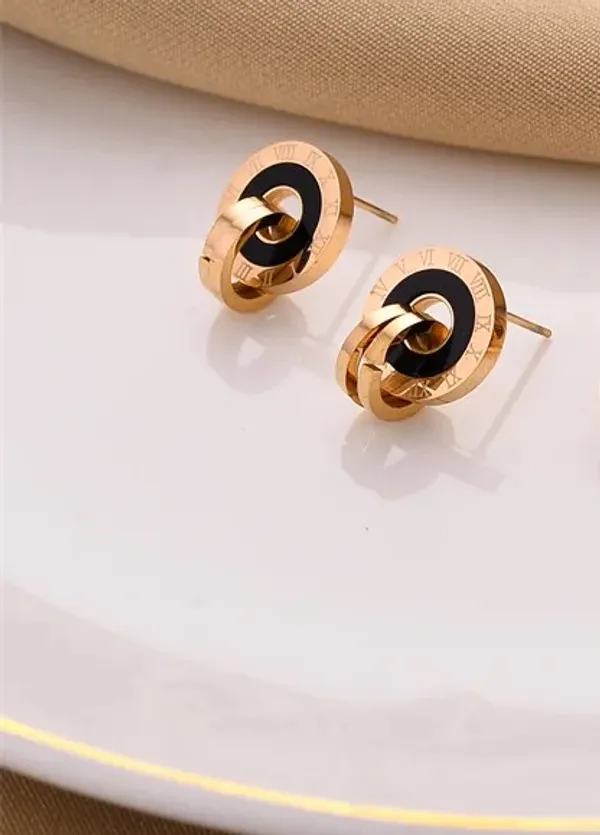 Modern_Stud_Earrings_With_Engrave_Style_Roman_Numerals