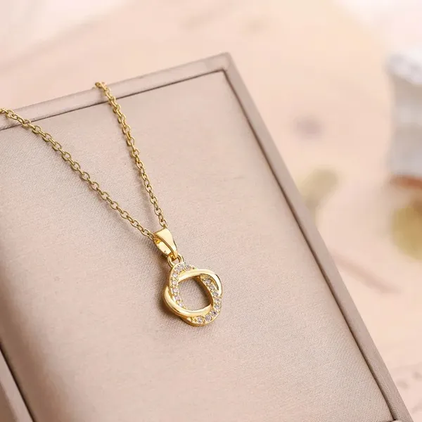 Fruit_Inspired_Apple_Silhouette_Pendant_Necklace