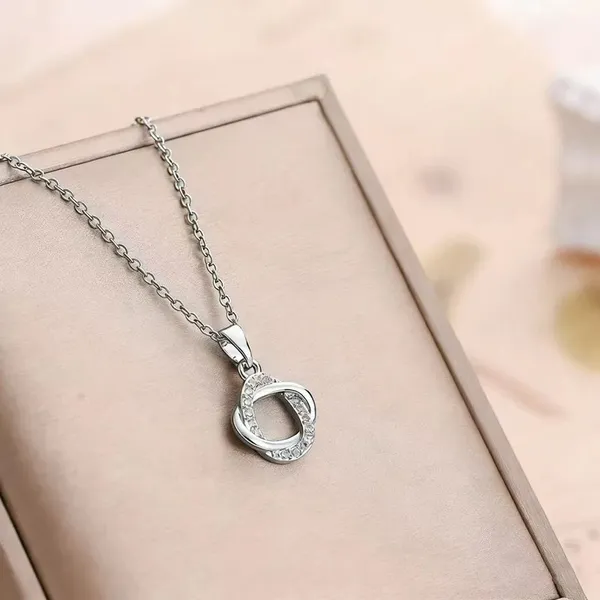 Fruit_Inspired_Apple_Silhouette_Pendant_Necklace