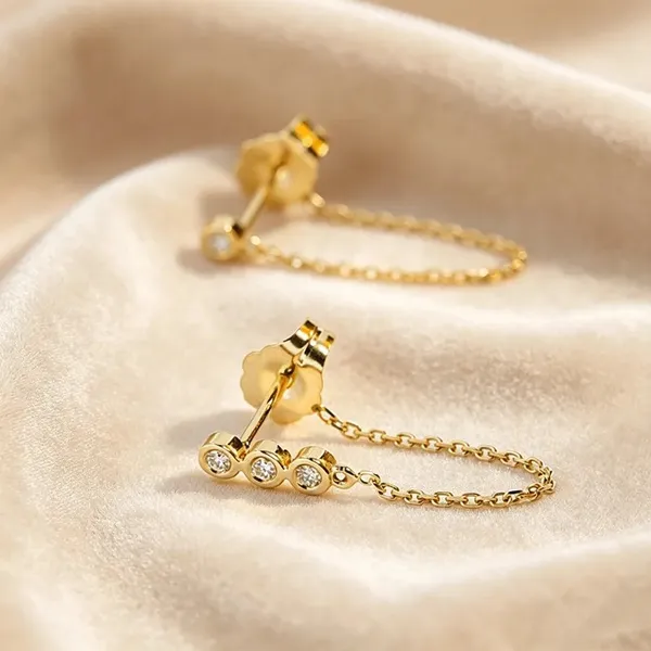 Drop_Earrings_With_A_Delicate_Gold_Cable_Chain_Loop_Dangles