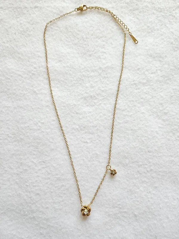 Gold_18K_Plated_Floral_Clear_Stone_Pendant_Necklace_For_Women