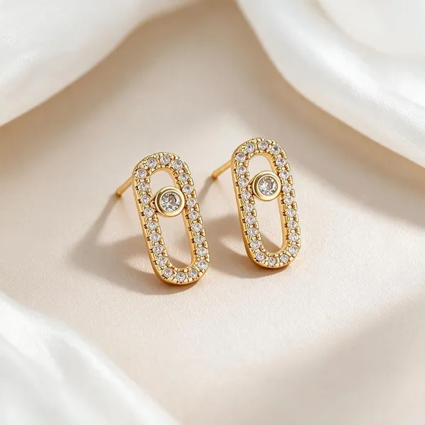 Pave_Set_Link_Frame_Retro_Inspired_Earings_Encased_Within_The_Openwork_Paperclip_With_Floating_Bezel_Set_Round_Zircon_Stone_Gliding_Along_A_Central_Track_(Gold)