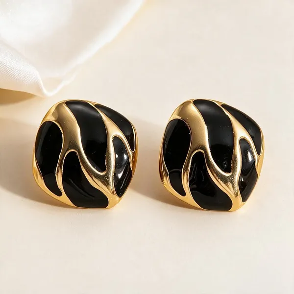 Vintage_Inspired_Geometric_Shell_Style_Stud_Earrings_Featuring_An_Oval_Cabochon_Silhouette_With_Black_Marbled_Resin_Style_Inlays
