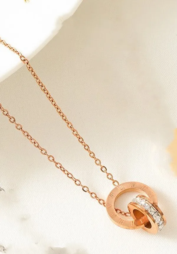 Rose_Gold_Steel_Interlocking_Ring_Zirconia_Pendant_Necklace_For_Women