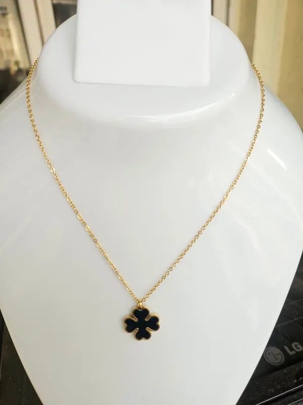 Gold_Steel_Reversible_Four_Leaf_Clover_Enamel_Pendant_Necklace_For_Women