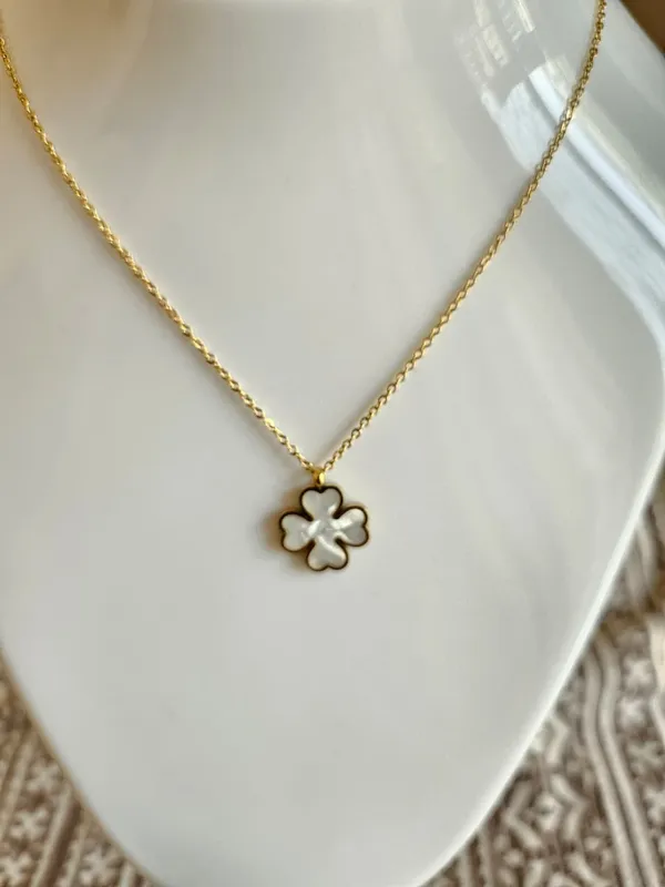 Gold_Steel_Reversible_Four_Leaf_Clover_Enamel_Pendant_Necklace_For_Women