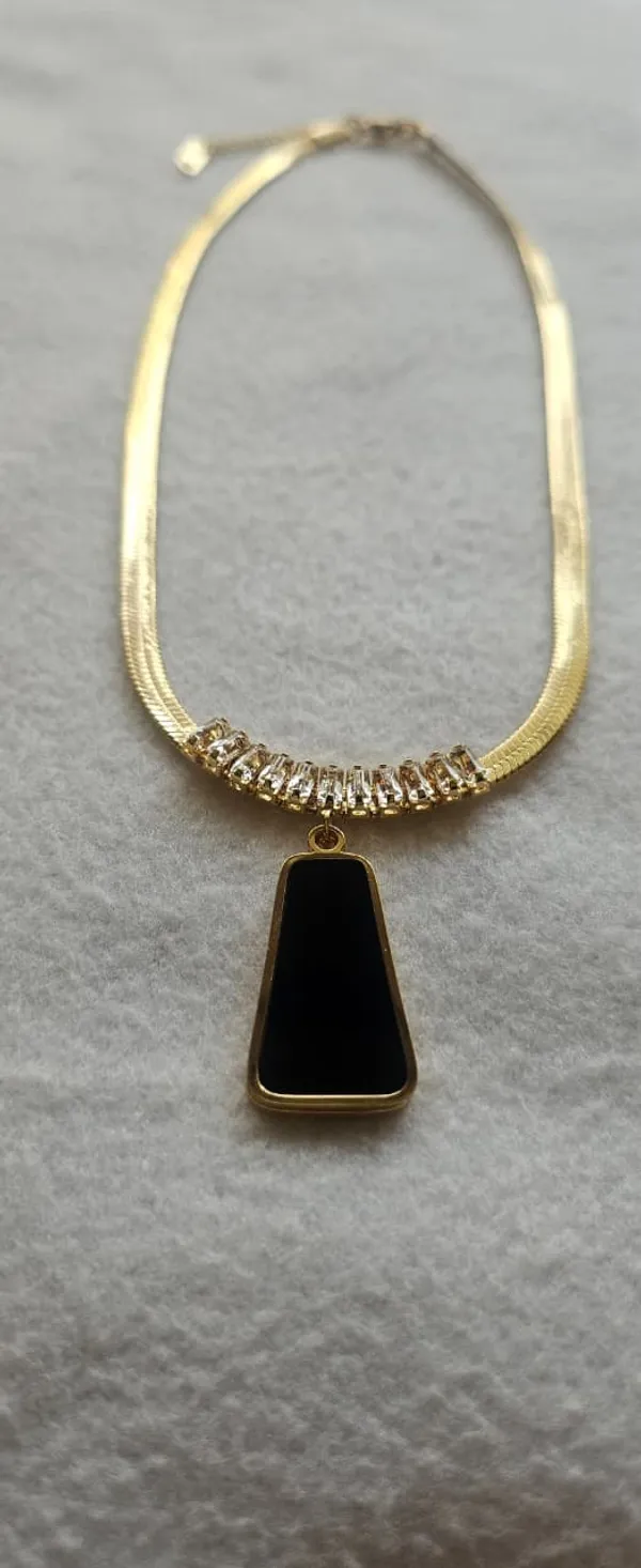 Gold_And_Black_18K_Plated_Trapezoid_Pendant_Herringbone_Chain_Necklace_For_Women