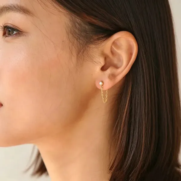 Drop_Earrings_With_A_Delicate_Gold_Cable_Chain_Loop_Dangles