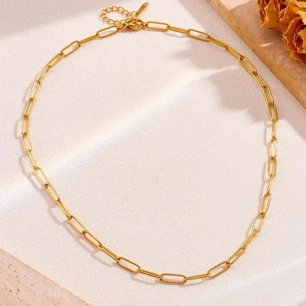 Classic_Asymmetrical_Paperclip_Link_Necklace_For_Women
