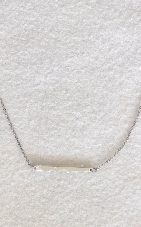 Silver_Stainless_Steel_Minimal_Horizontal_Bar_Pendant_Necklace_For_Women